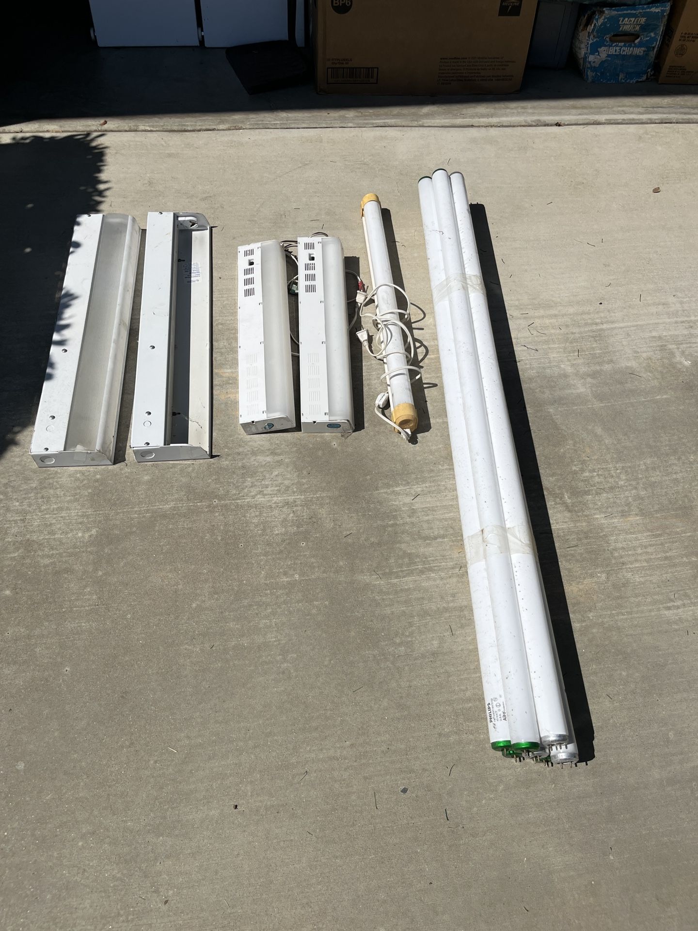 Free Fluorescent Lights & Bulbs
