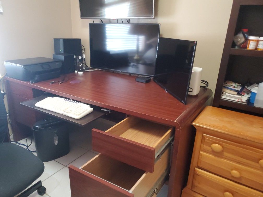 Desk (Wooden Office Desk)
