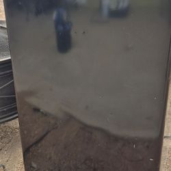 Magic Chef Mini Fridge (USED)( read description)