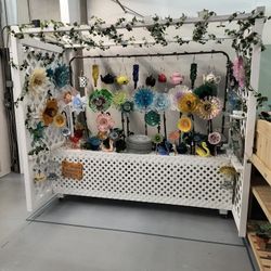 Yard Art! Glass Flowers & More!...