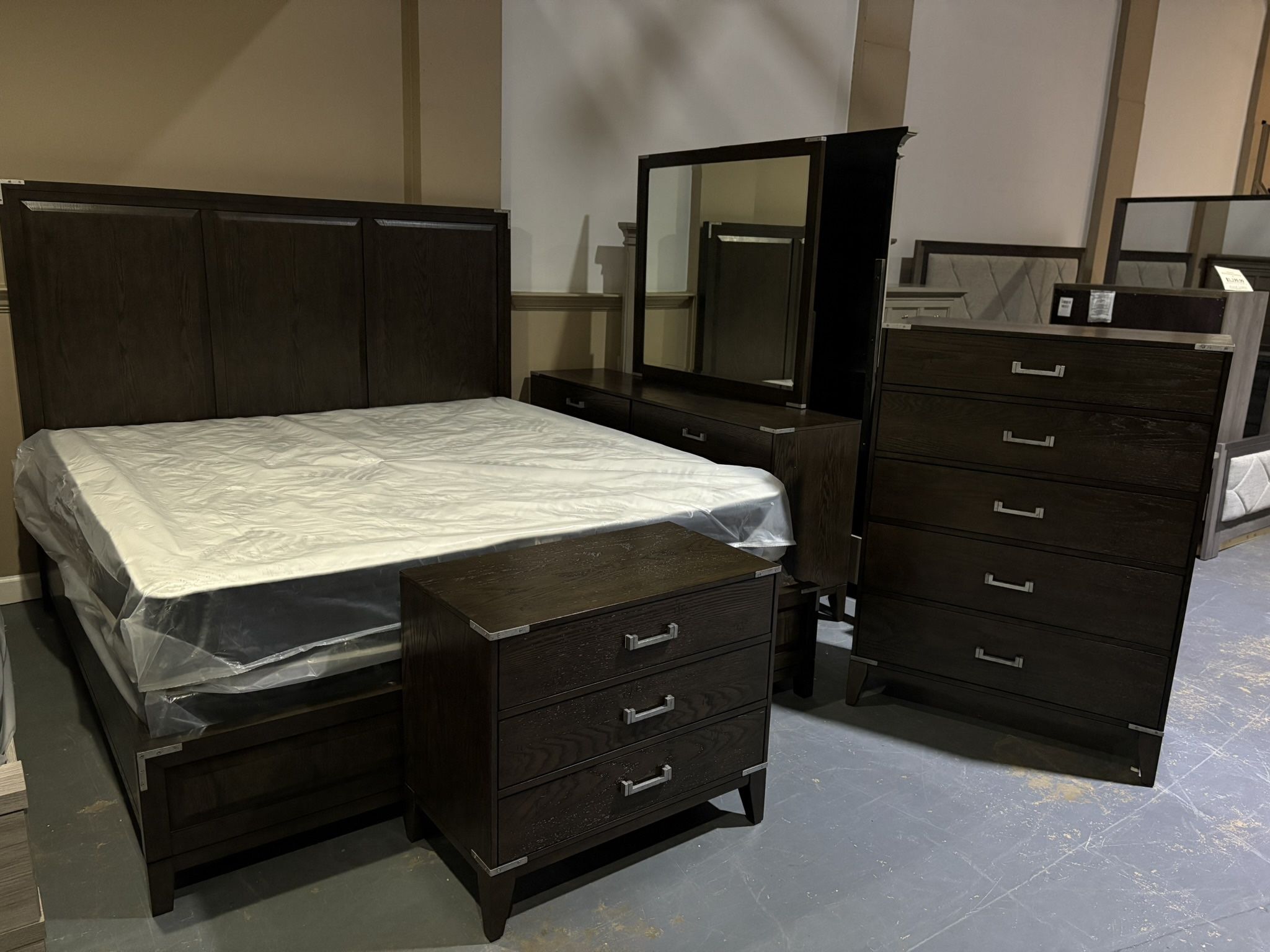 New King Bedroom Set