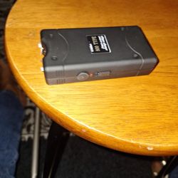 800 Type Self- Defense Flashlight