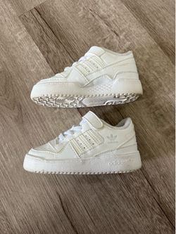 Adidas slippers children size 7