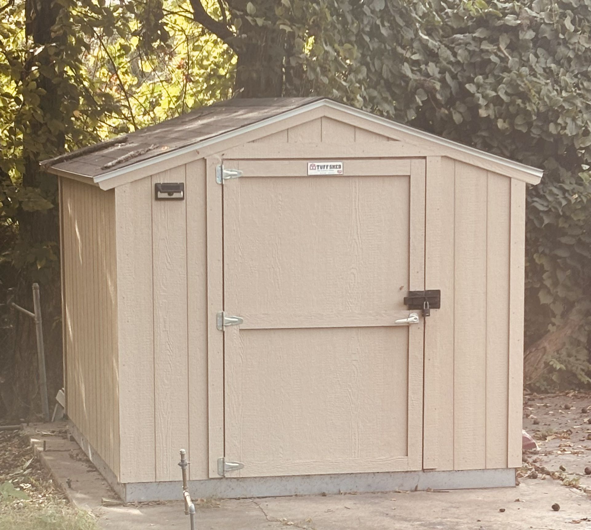 Like New Wood Shed