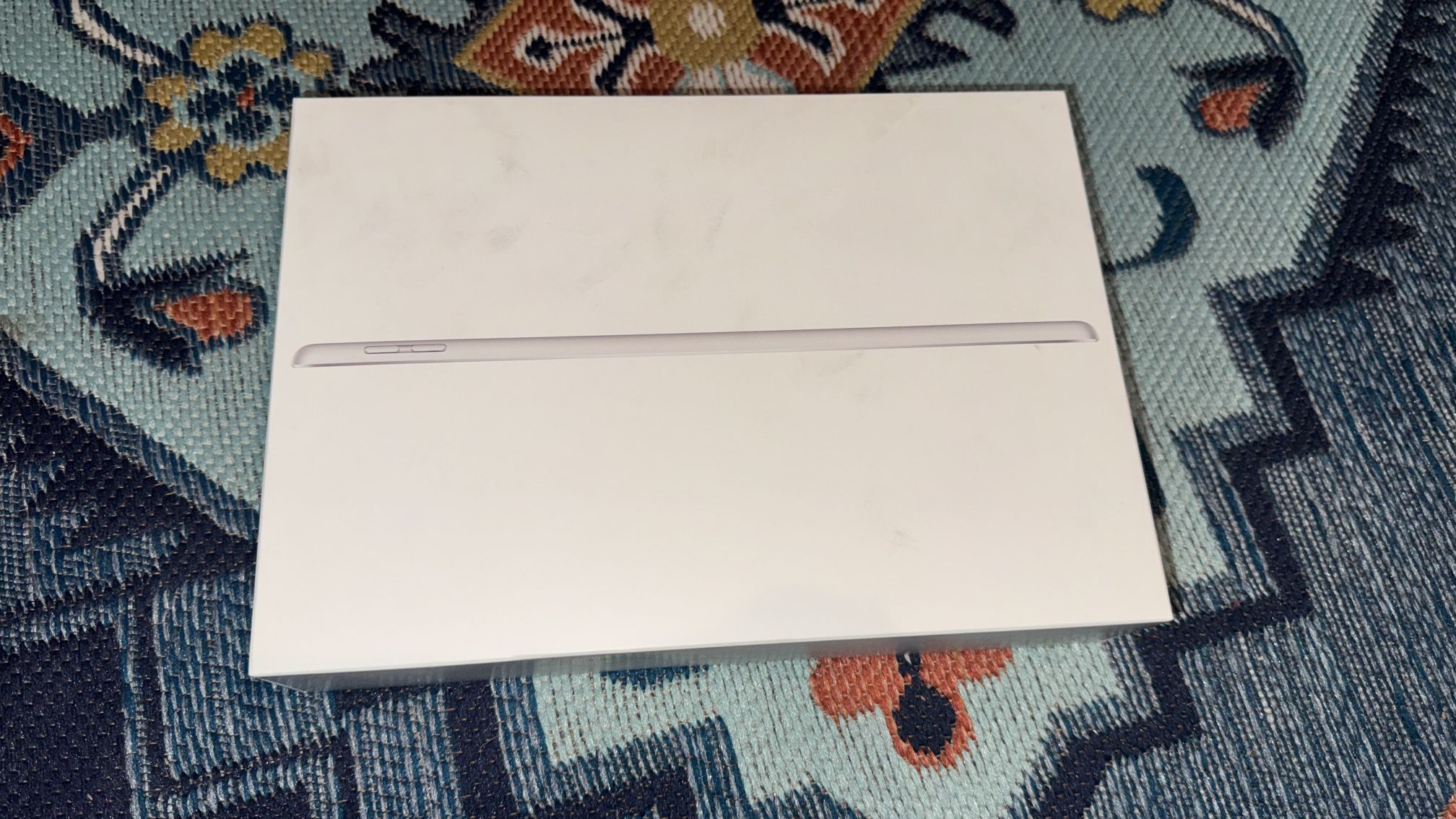 iPad 9th Generation (64gb WiFi-silver) + (Typecase Touch) Wireless Keyboard