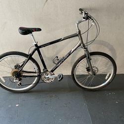 BICYCLE GIANT 21 SPEED SIZE 26 BRAND NEW