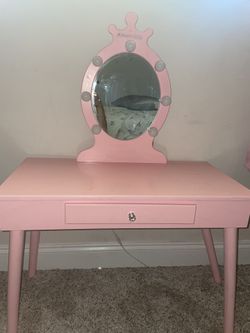 pink kid vanity