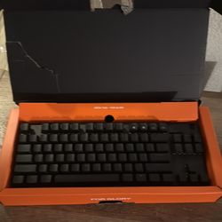 Steelseries APEX PRO TKL keyboard
