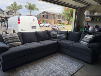 Large Feather-Filled Sectional Sofa – Excellent Condition