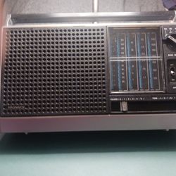 Vintage Radio 12-in Long 7 1/2 In Wide