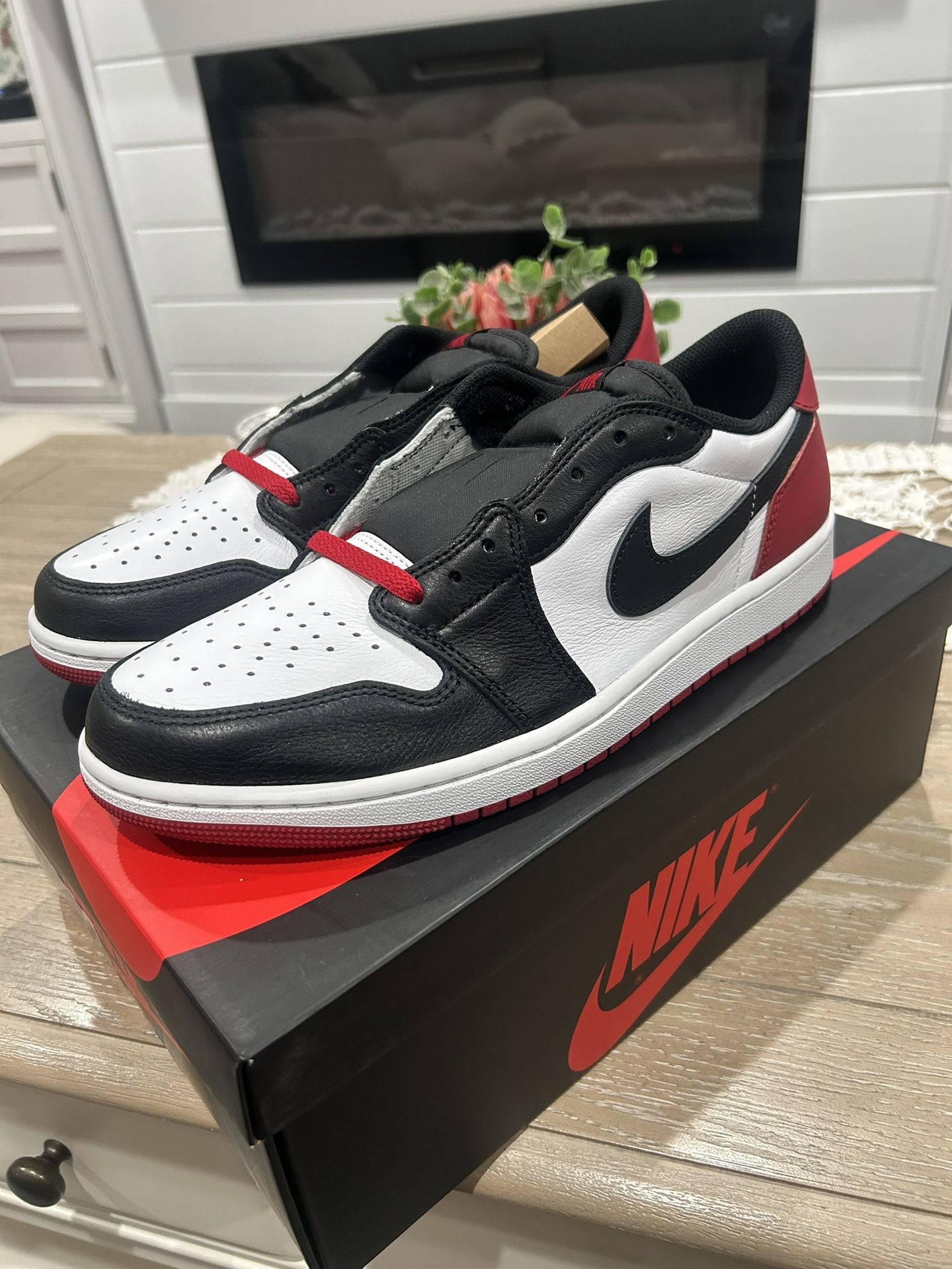 New Retro Nike Air Jordan 1 Low “ Black Toe” - size 11