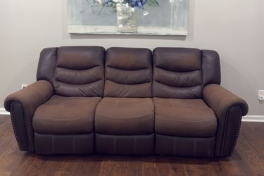 Motorized recliner sofa
