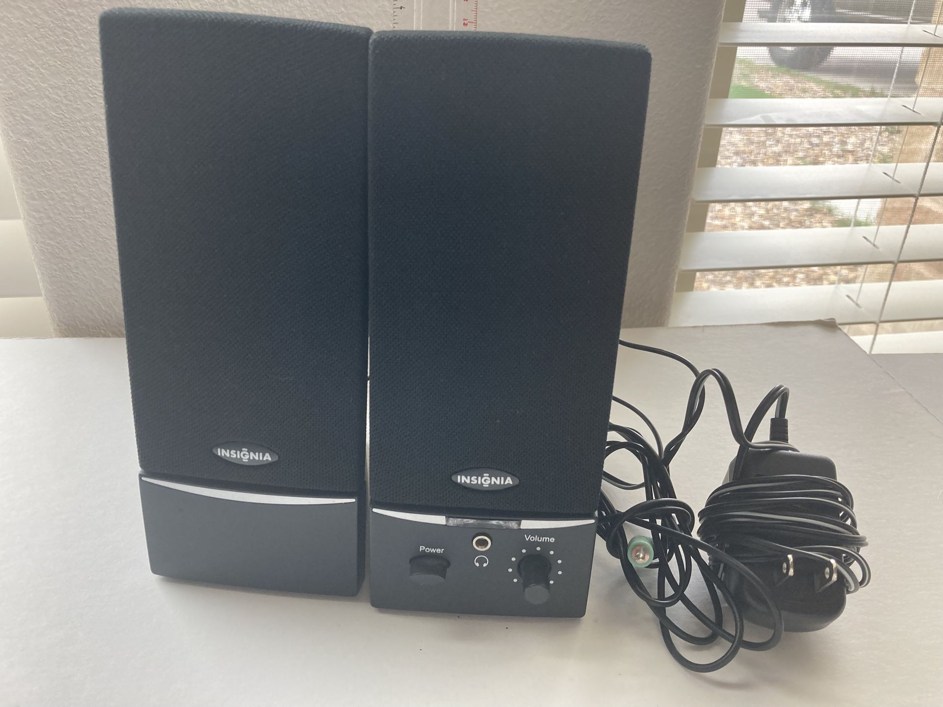 Insignia Two-Piece Stereo Amplified Speaker Multimedia System for TV, Computer, and Laptop