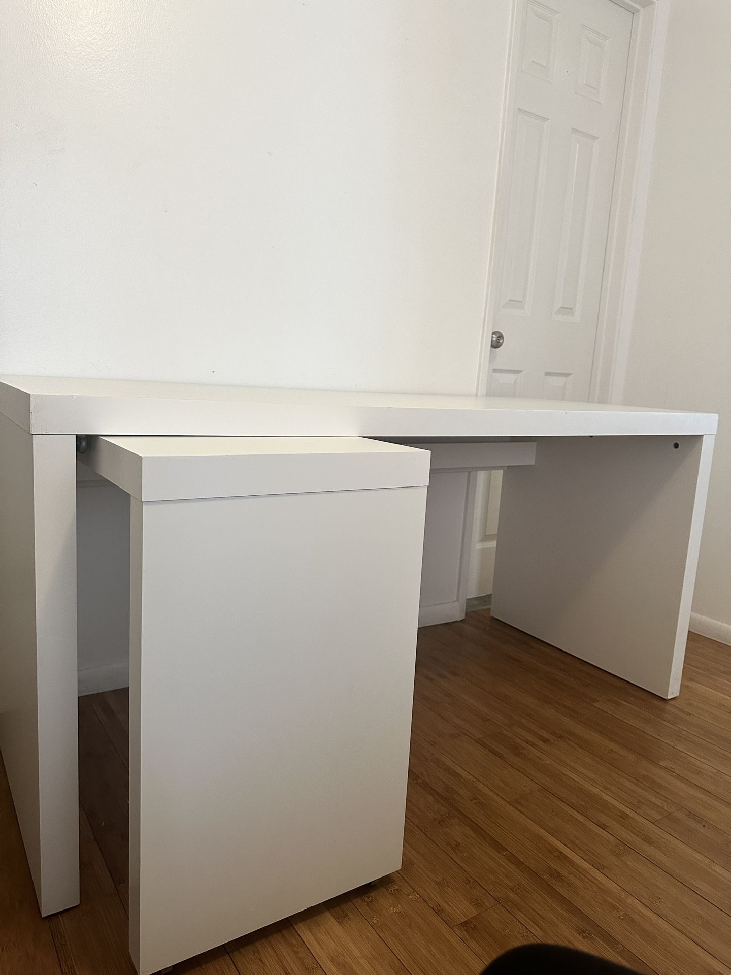 Malm Desk with Pull Out Panel White 59 1/2x25 5/8