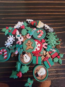 Christmas-themed novelty buttons and charms