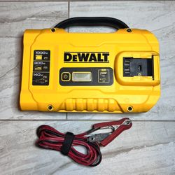 DEWALT 3-Way 1000-Watt Power Inverter Compatible with 20-Volt XR 5 AH Lithium-lon Battery