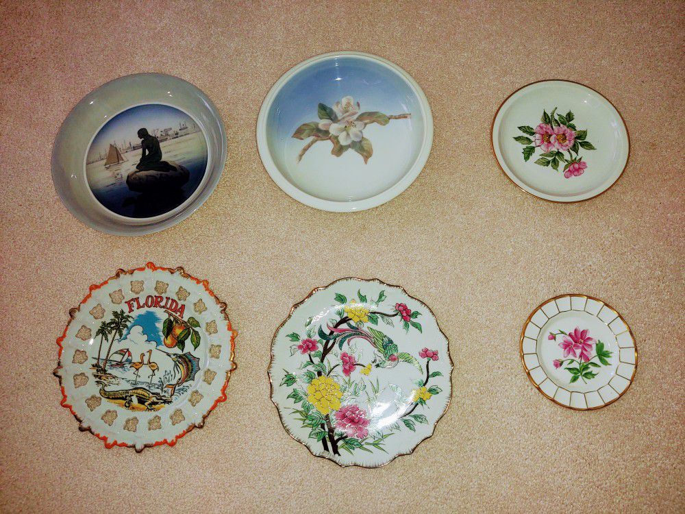 Lots Of Collectors Denmark Dishes  Different Sizes 