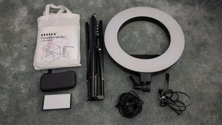 LIGHTING BUNDLE – $100 (RGB + Ring Light)