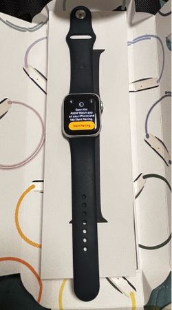 Apple Watch SE 40 mm. watch.