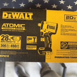 DEWALT ATOMIC 20V MAX* 1/2 in. Cordless Impact Wrench with Hog Ring Anvil - Factory Sealed