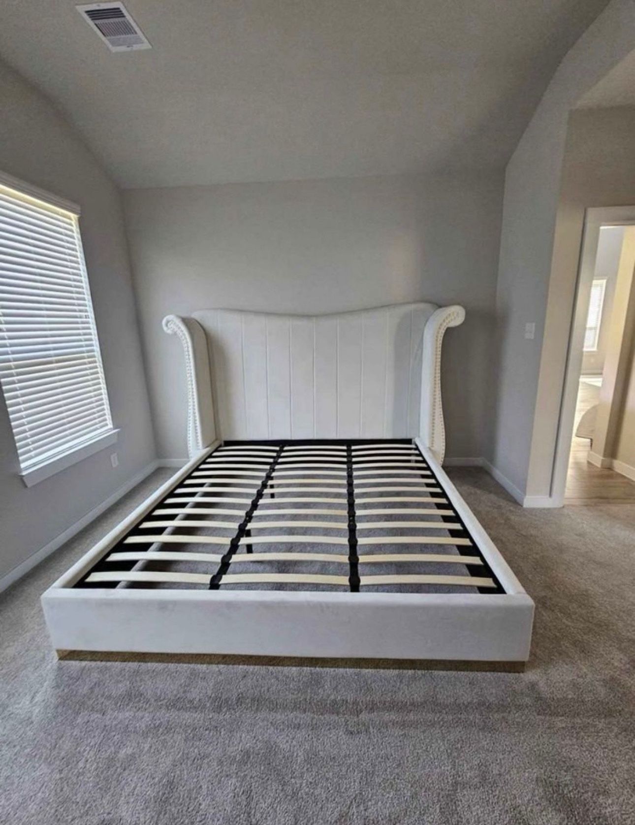 NEW QUEEN AND KING SIZE LUXURY BED WITH PROMOTIONAL MATTRESS AND FREE DELIVERY BEDROOM FURNITURE SECTIONAL SOFA AND MORE