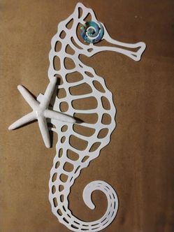 Metal white seahorse wall decor