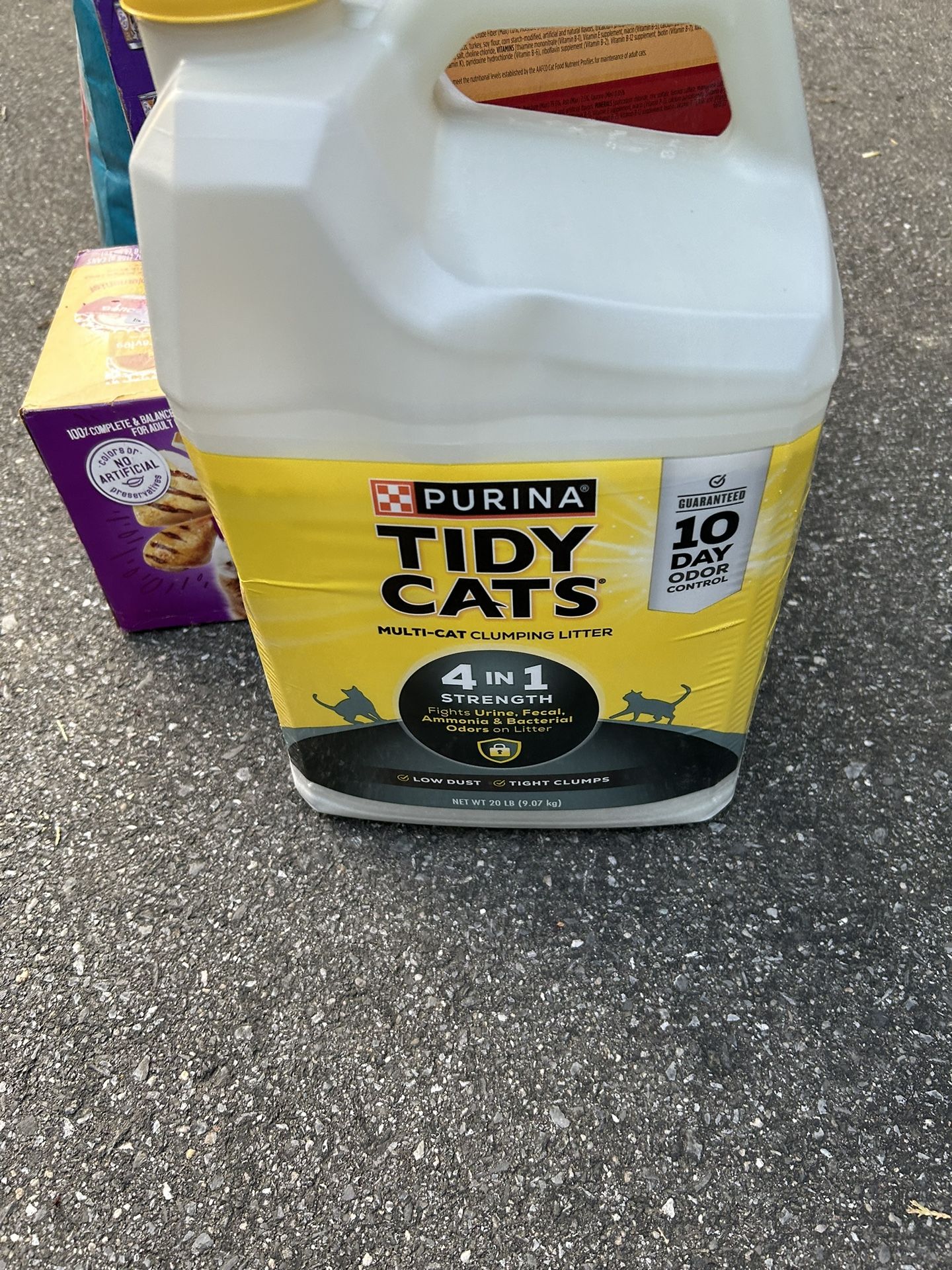 Purina Cat Litter ( 4 in 1)