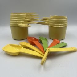 Vintage Tupperware Measuring Cups And Spoons Durable Plastics Nesting 