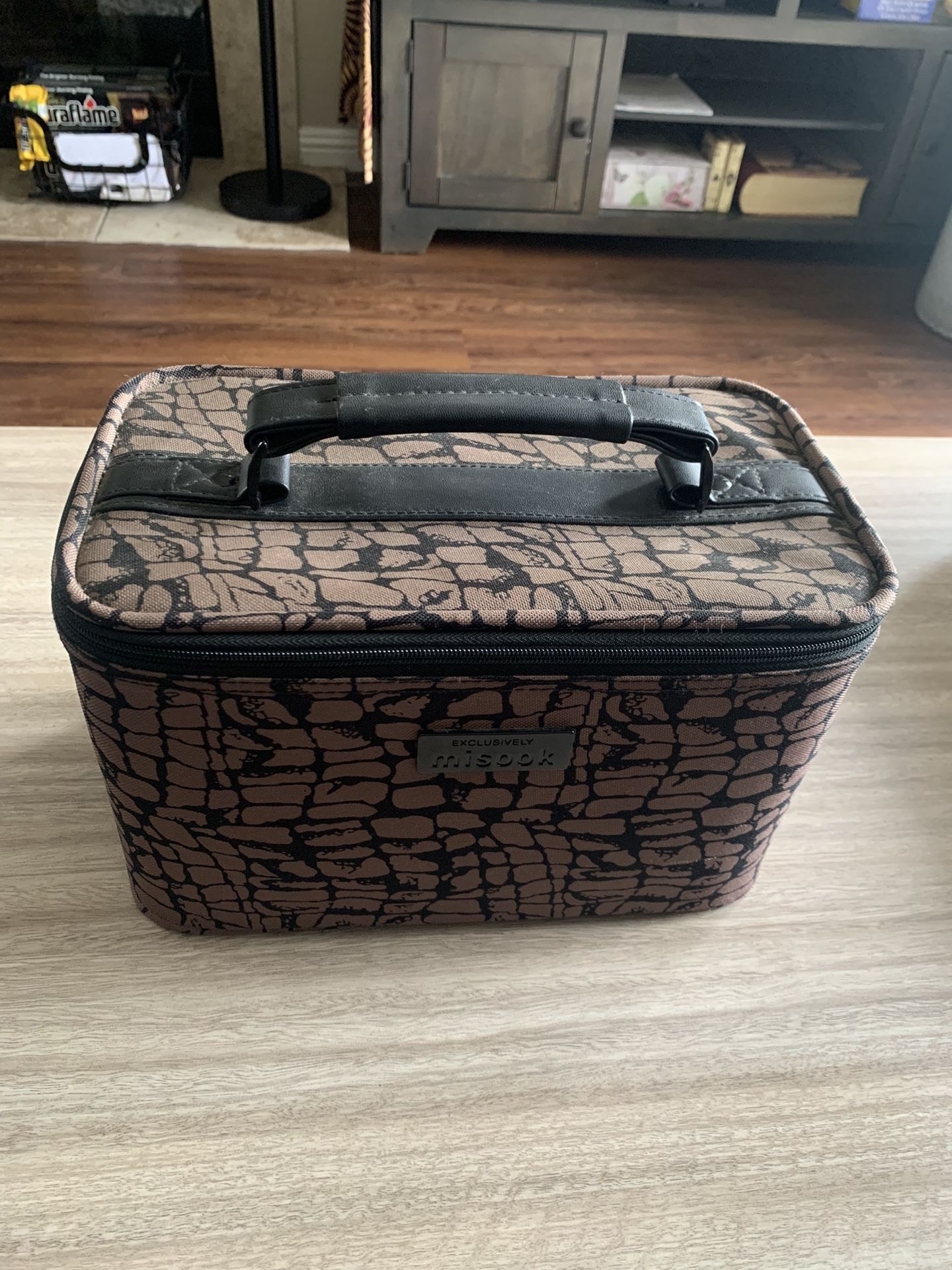Exclusively Misook Vintage Cosmetic Beauty Case Travel Bag Brown Black Animal Print Pattern 11.5L X 6.5W”