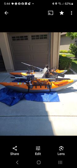 Pontoon Fishing Boat