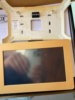 Lennox iComfort Wi-Fi Thermostat (10F81 / 103445-04) with Backplate