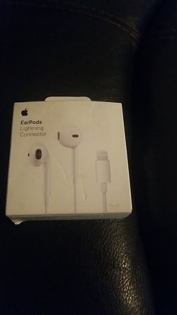 Apple earpods wired headphones
