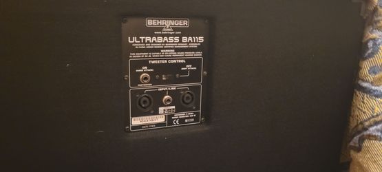 BEHRANGER  ULTRABASS BA115
