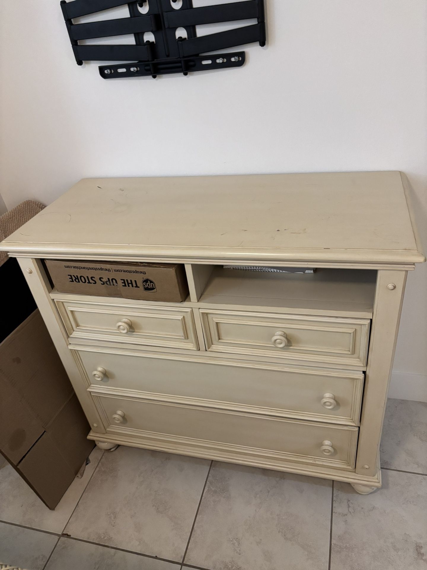 Dresser