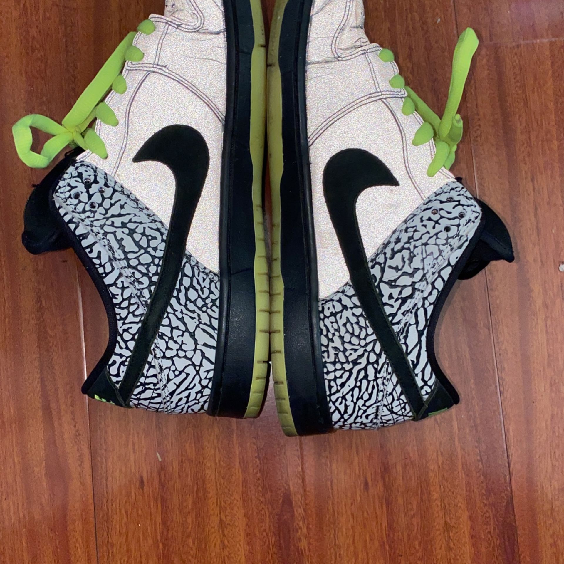Nike SB Dunk Low Pro Clark Kent x 112