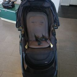 Very Nice Condition Stroller Has Not Been Used In Years Can Deliver For Small Fee