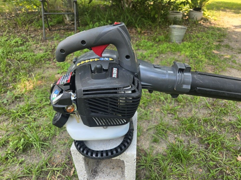 Black Max Gas Leaf Blower