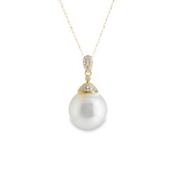 18K Yellow Gold South Sea Pearl and Diamond Pendant Necklace