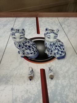 Vintage Blue And White Porcelain Chinese Kitty's And Vintage Blue And White Porcelain Earrings 