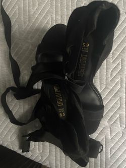 Women’s Heels (Dream Pairs) Size 6.5