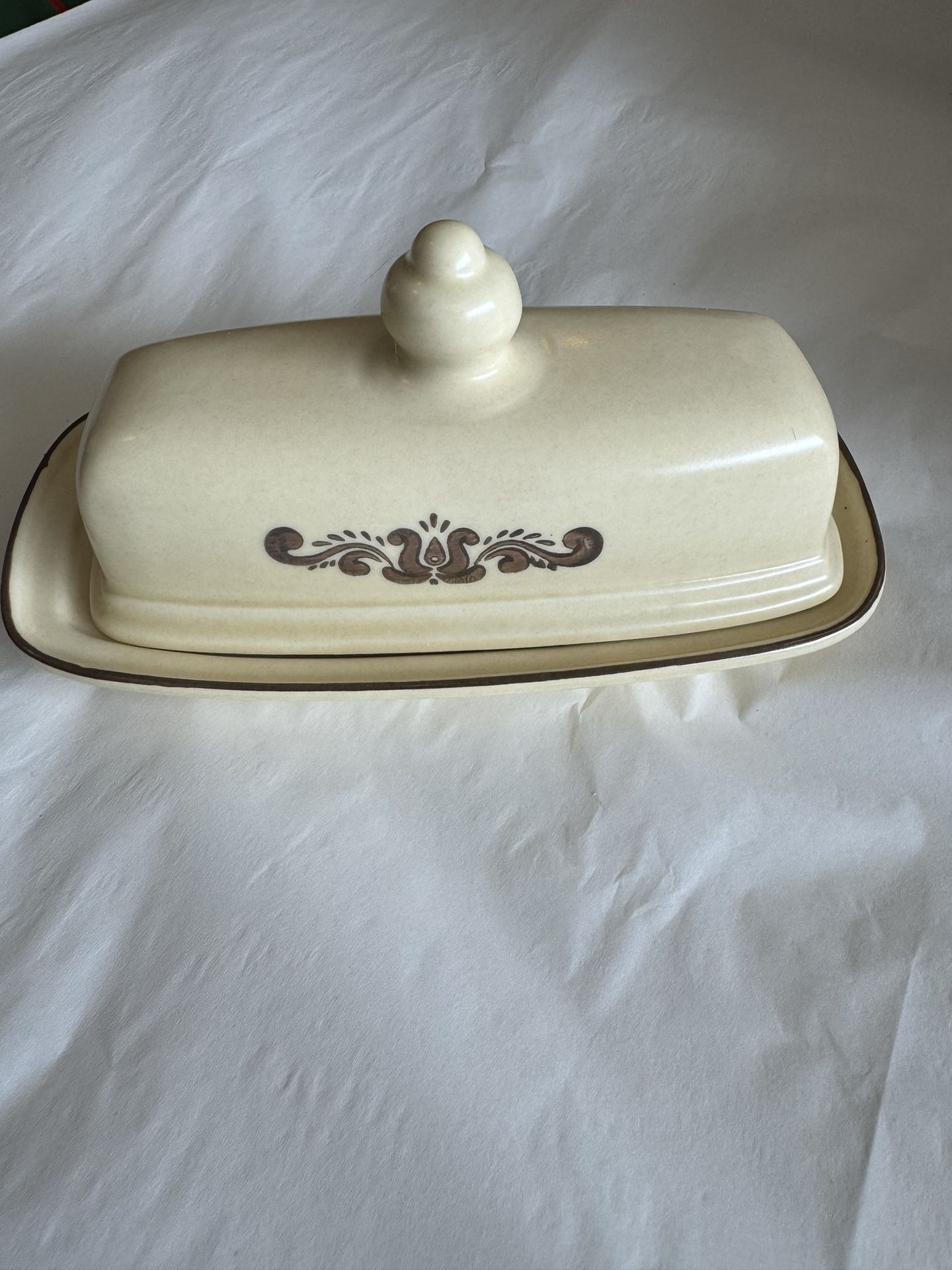 Vintage Pfaltzgraff Village Covered Butter Dish #6-28 Old Castle Mark