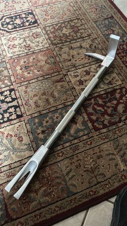 Halligan tool