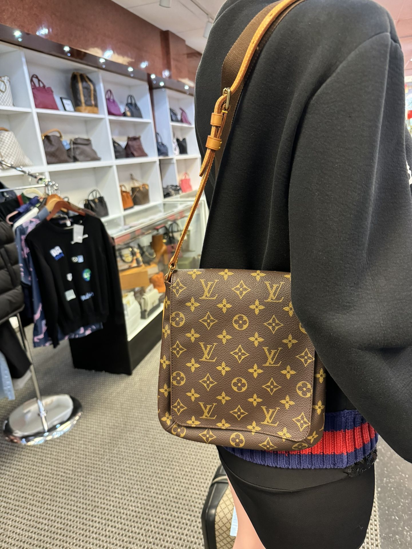 Louis Vuitton Bag Excellent 
