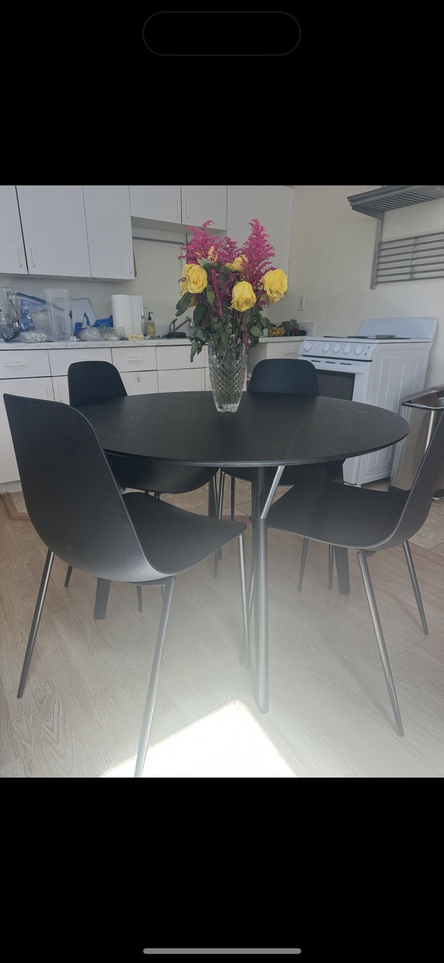 Kitchen table & Chairs 
