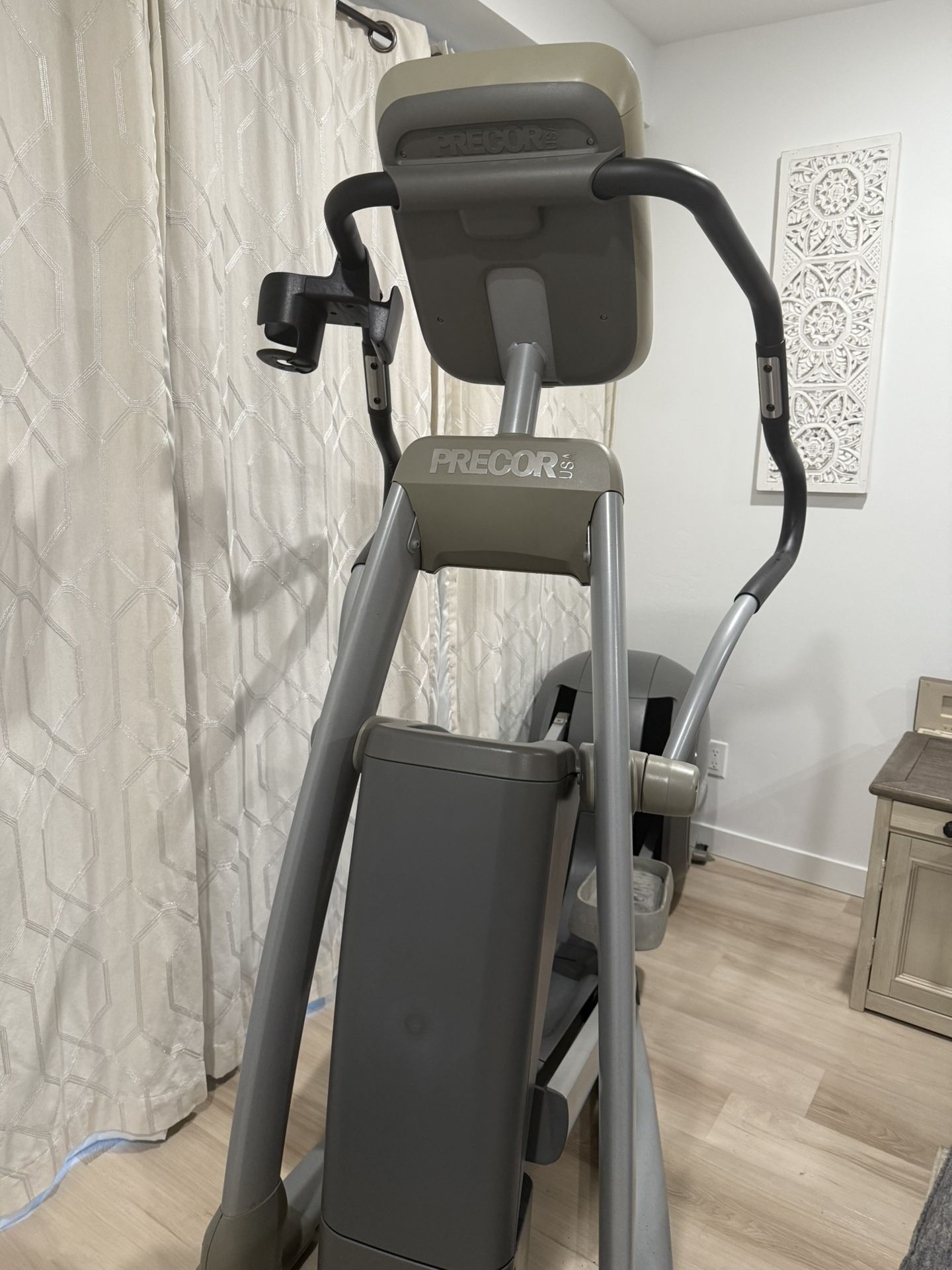 FREE Precor Elliptical – Commercial Grade (Pickup Only)