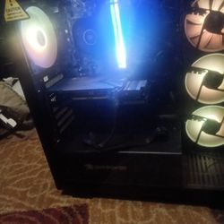 Gaming PC ( Broken HDMI But Has Display Ports)