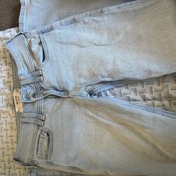 HOLLISTER LOW RISE JEANS