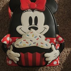 Disney Loungefly Mini Mouse Cupcake 