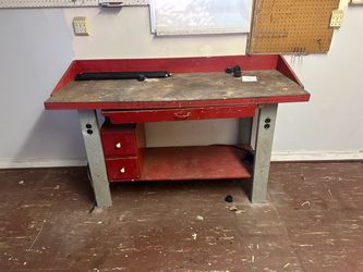 Work bench with electrical outlets