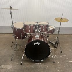 COMPLETE PDP ENCORE BY DW 5 PIECE (22-16-14-12-10) SINGLE PEDAL AND CYMBALS USED 3 TIME....(OBO)